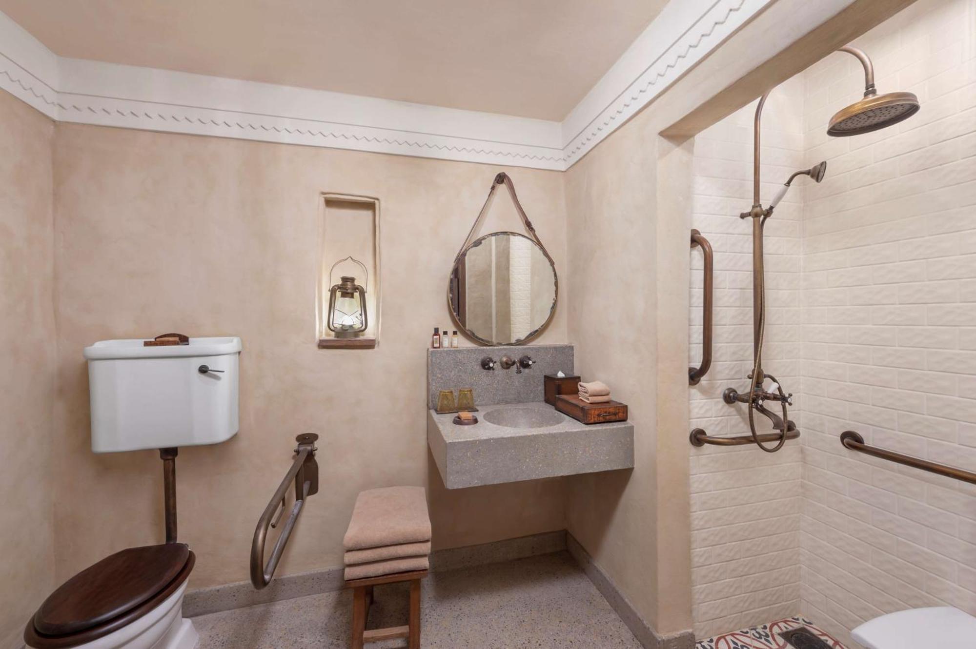 Al Seef Heritage Dubai, Curio Collection By Hilton Hotel Dubai