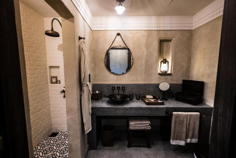 Al Seef Heritage Dubai, Curio Collection By Hilton
